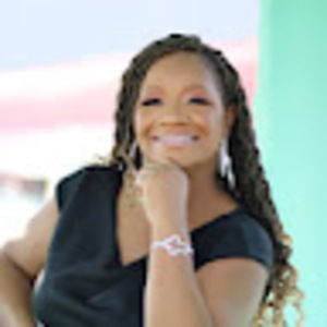 Meet your Posher, Monique